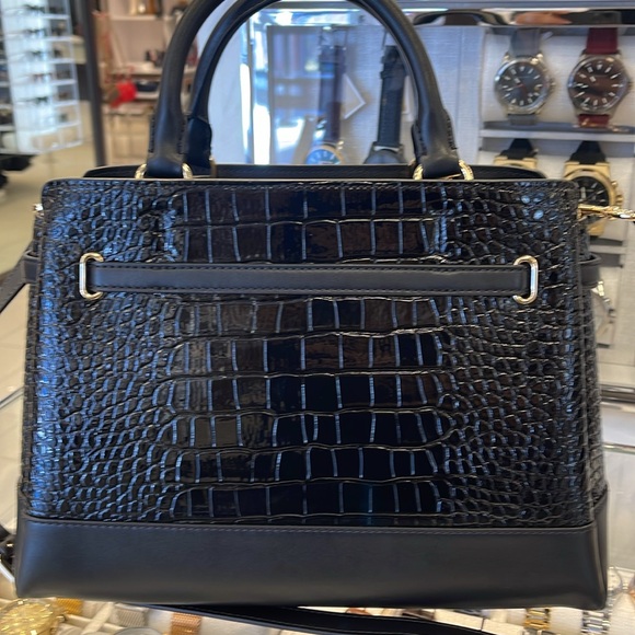 MICHAEL KORS
Reed Large Leather Belted Satchel Crossbody CZ
Black Crocodile NWT - Picture 6 of 16